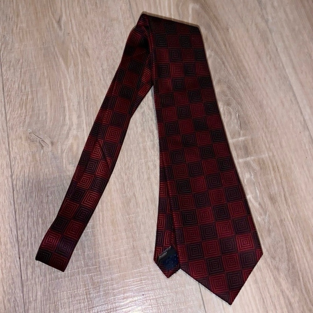 San Marino Italy New York geometric print office formal tie red black holiday